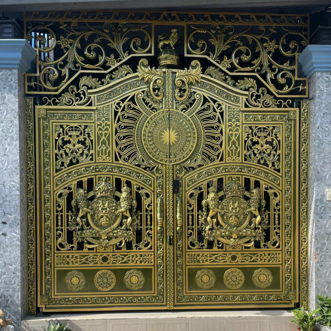 cổng nhôm đúc phù điêu 100